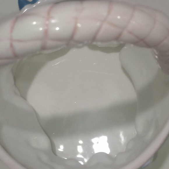 Disney Winnie the Pooh Easter ceramic basket - Picture 6 of 10